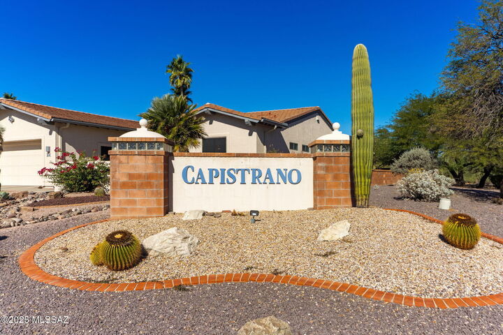 Property Photo: 290 N Via Del Ciruelo AZ 85614