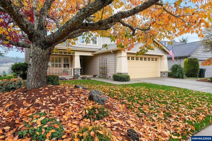 Property Photo: 644 Creekside Dr SE OR 97306