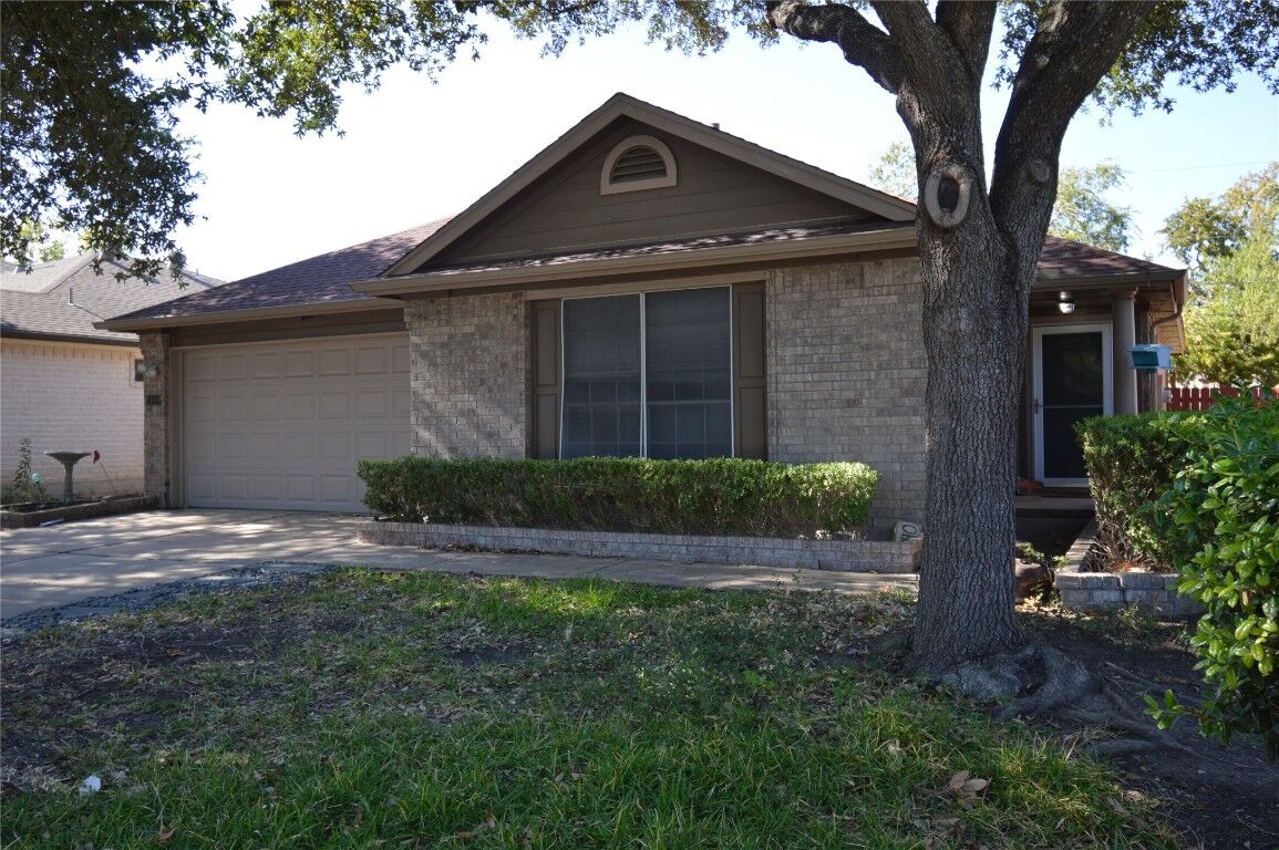 Property Photo: 1440 Thibodeaux Drive TX 78664