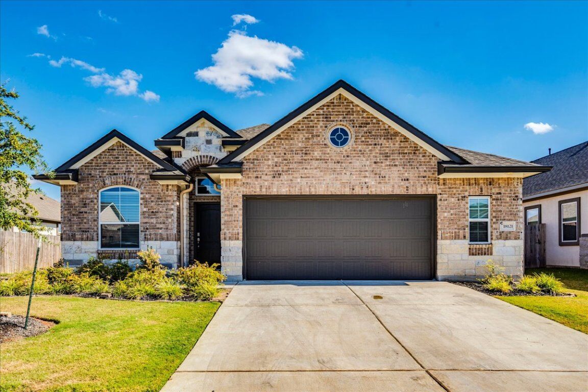 Property Photo:  18121 Emu Lane  TX 78653 