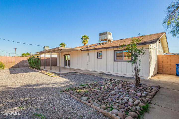Property Photo: 1014 E Concorda Drive AZ 85282