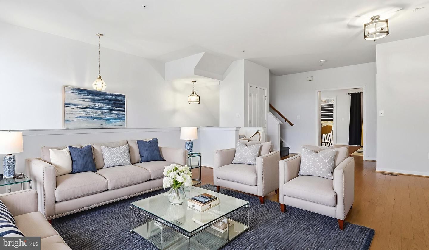 Property Photo: 604 Tailgate MD 20785