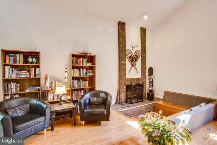 Property Photo: 10108 Quayle Court VA 20109