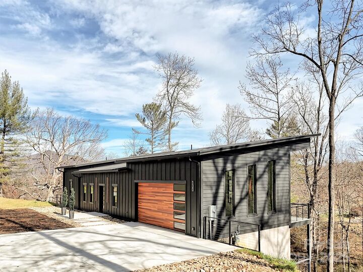 Property Photo: 130 Midway Crossing Drive NC 28721