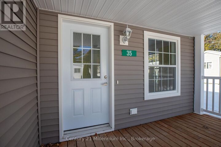 Property Photo:  35 Sussex Square  ON N4K 5N5 