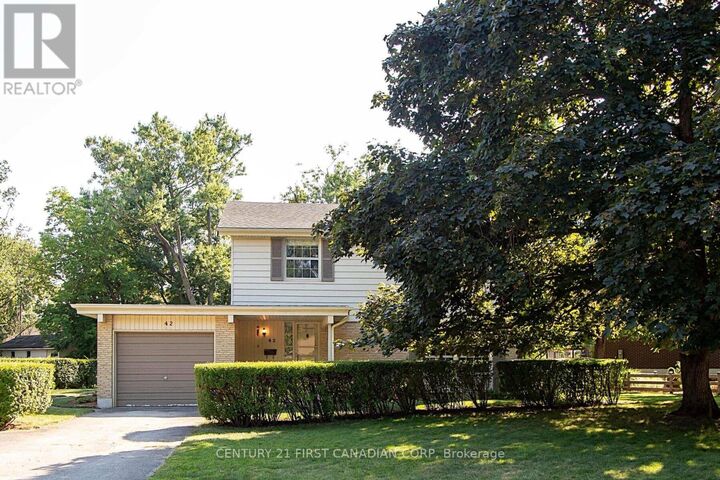 Property Photo:  42 Naomee Crescent  ON N6H 3T4 