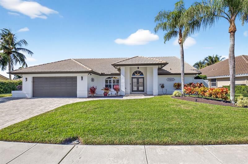 Property Photo:  6707 Blue Bay Cir  FL 33467 
