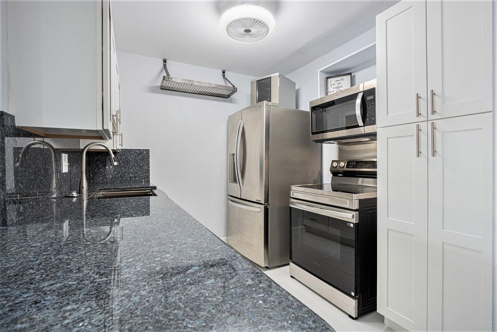 Property Photo:  4633 Wild Indigo Street 536  TX 77027 