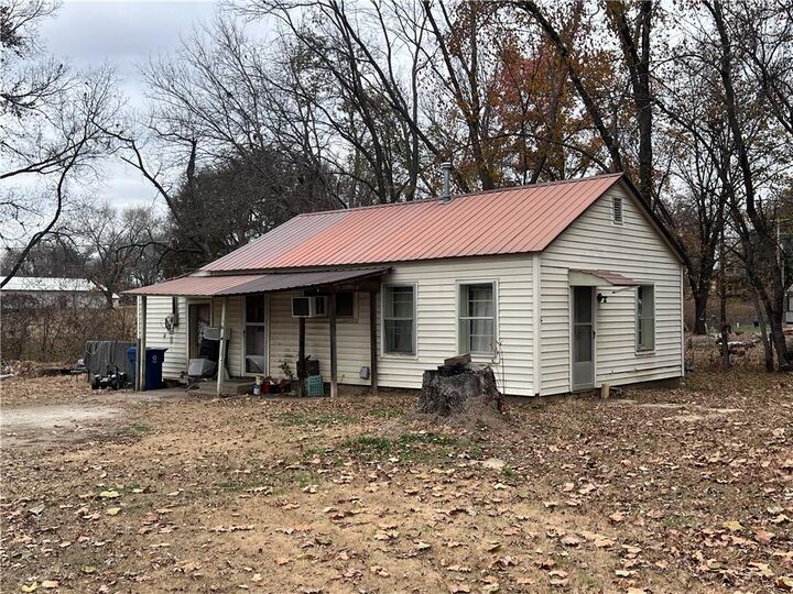 Property Photo:  202 1/2 Independence Avenue  KS 67340 