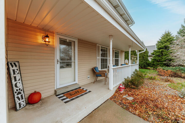 Property Photo:  275 Dean Rd  WI 53004 