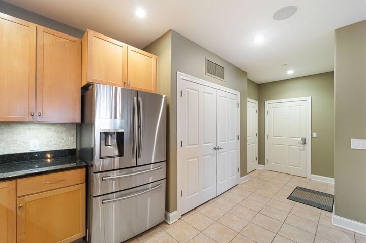 Property Photo: 1915 N Water Sts 406 WI 53202