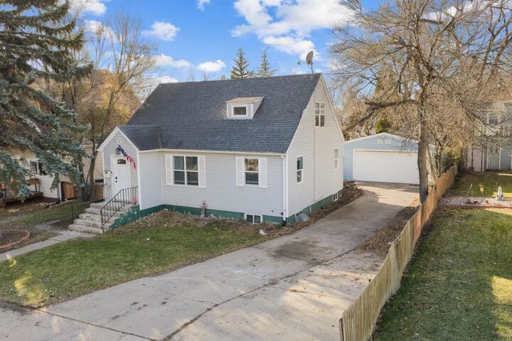 Property Photo:  705 9th St. NE  ND 58703 