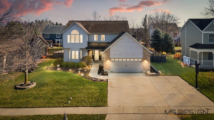 932 Foxpointe Drive  Sycamore IL 60178 photo