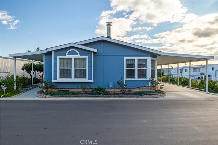 Property Photo: 601 N Kirby CA 92545