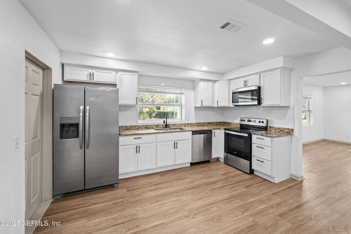 Property Photo:  6910 Cartier Circle  FL 32208 