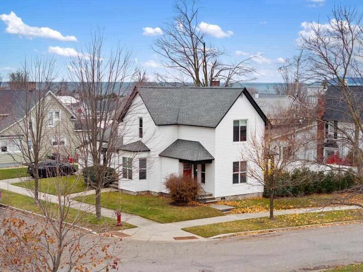 420 Wachtel  Petoskey MI 49770 photo