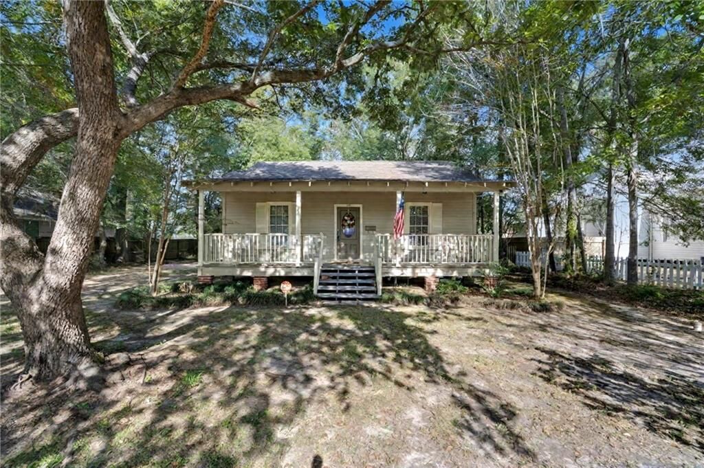 Property Photo: 312 W 20th Avenue LA 70433