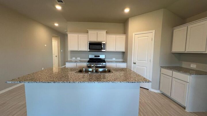 Property Photo: 8456 Beltmill Parkway TX 76131