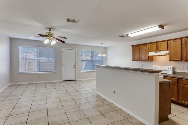 Property Photo:  4530 Alamosa Street  TX 76119 