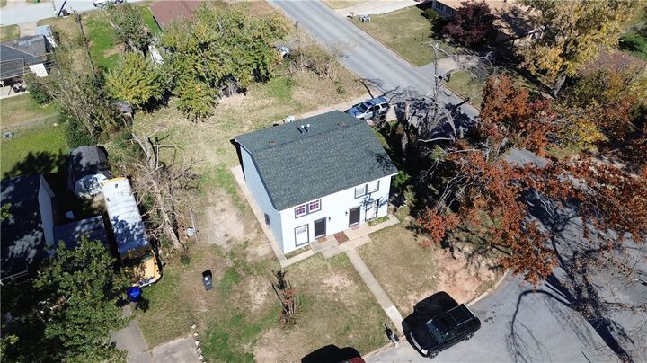 Property Photo: 2001 & 2003 W Sycamore Street AR 72758