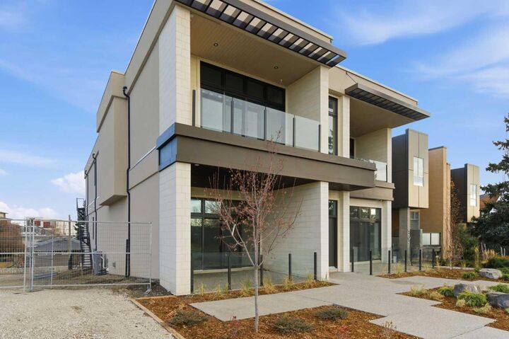 Property Photo:  4120 1A Street SW #B  AB T2S 1R8 