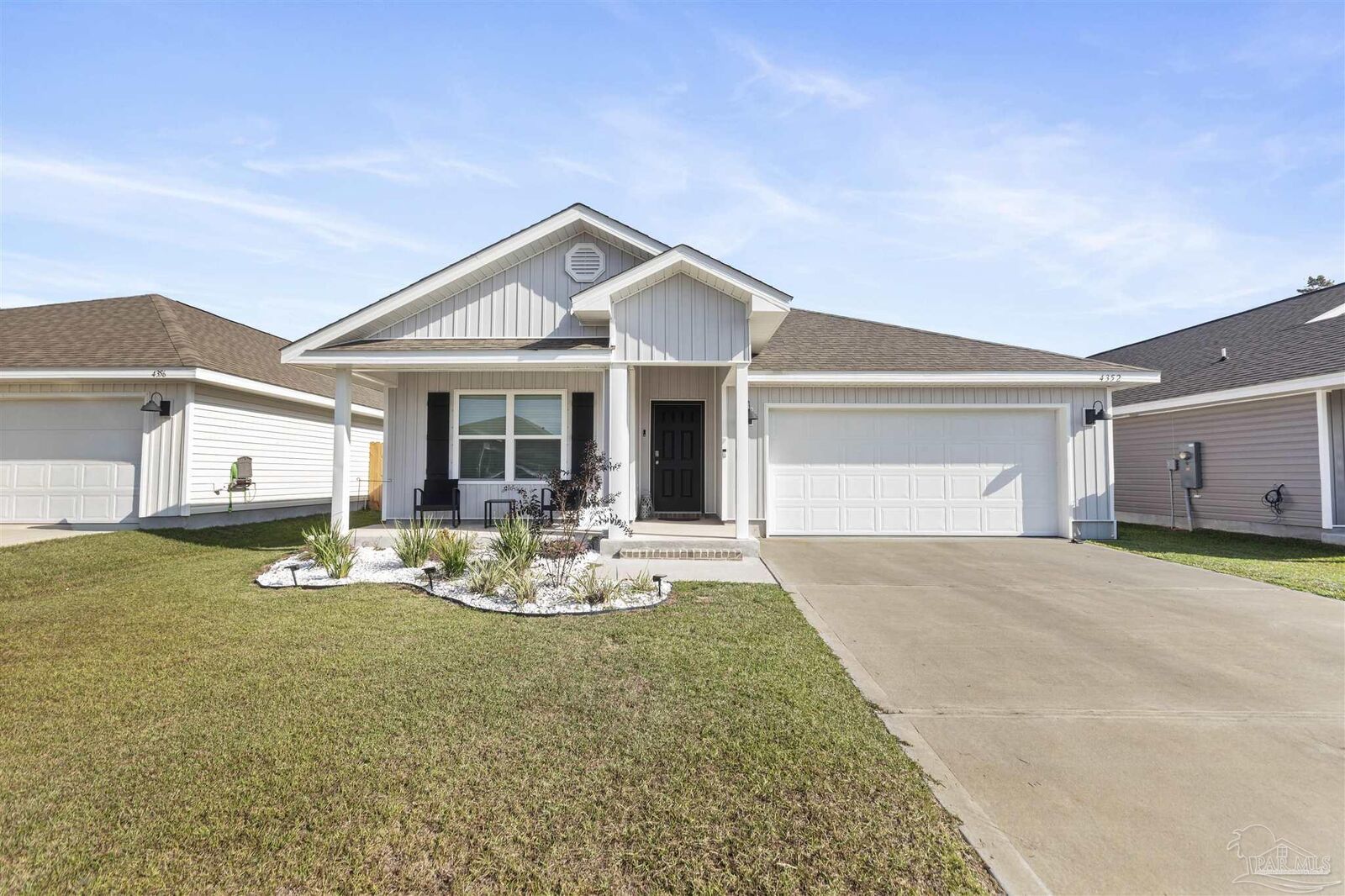 Property Photo: 4352 White Birch Ct FL 32571