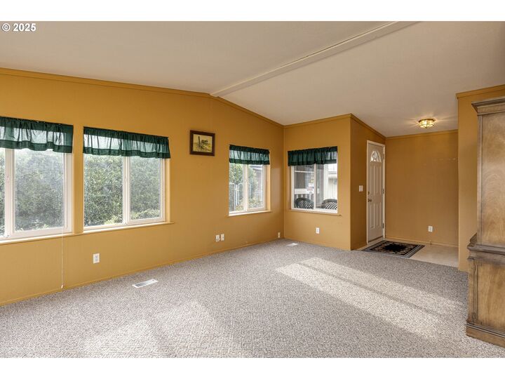 Property Photo: 1156 SW Westvale St OR 97128