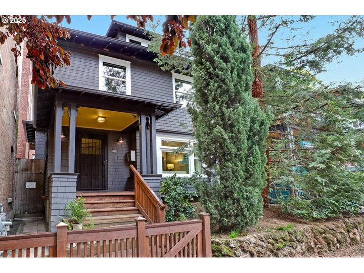 218 NW 22nd Pl  Portland OR 97210 photo