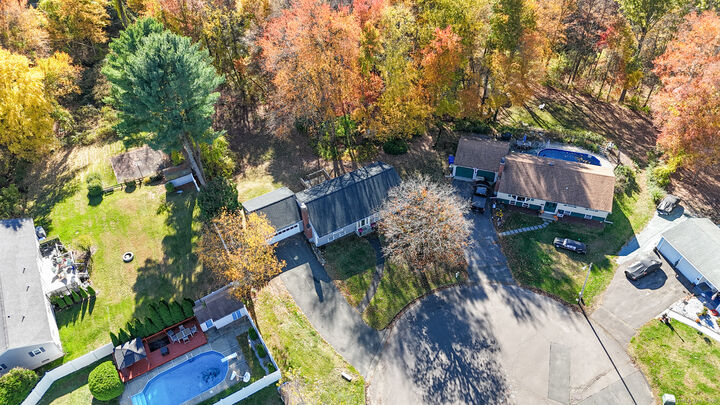Property Photo: 3 Cynthia Circle CT 06082