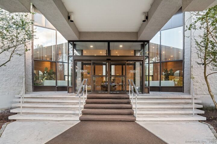 Property Photo:  3200 Park Avenue 11E2  CT 06604 