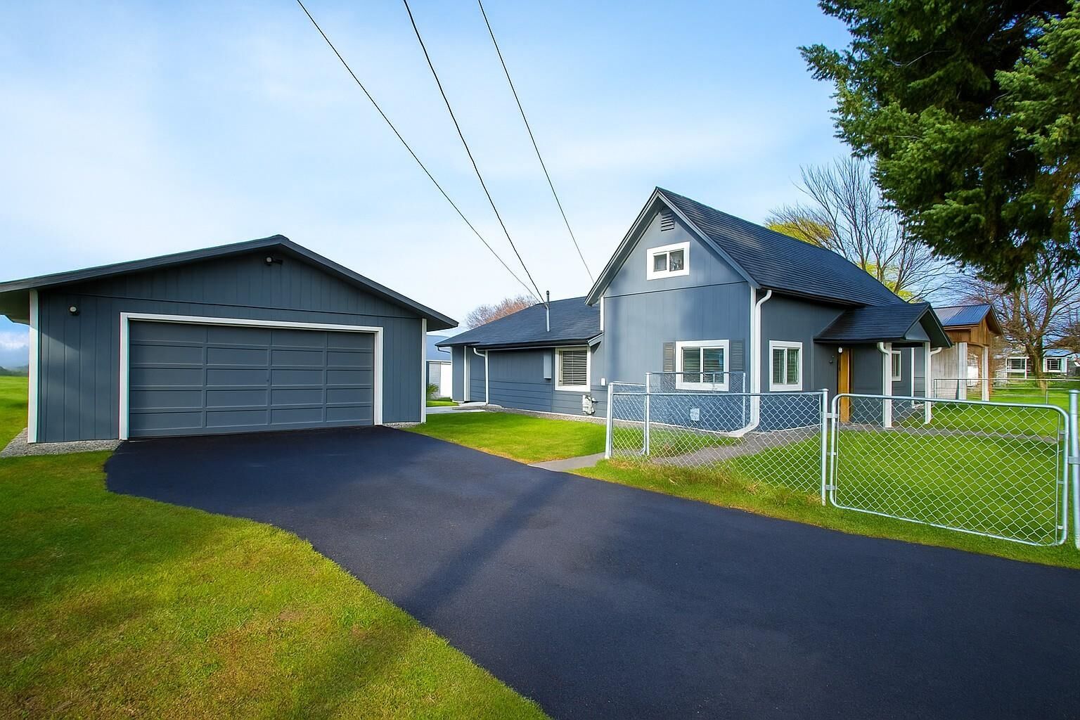 Property Photo: 415 N Park Ave WA 99006