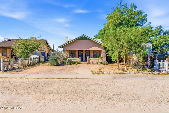 Property Photo: 921 N 7th Avenue AZ 85705