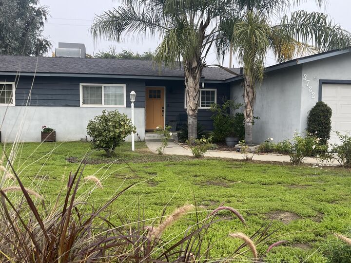 Property Photo: 3722 W Paradise Avenue CA 93277