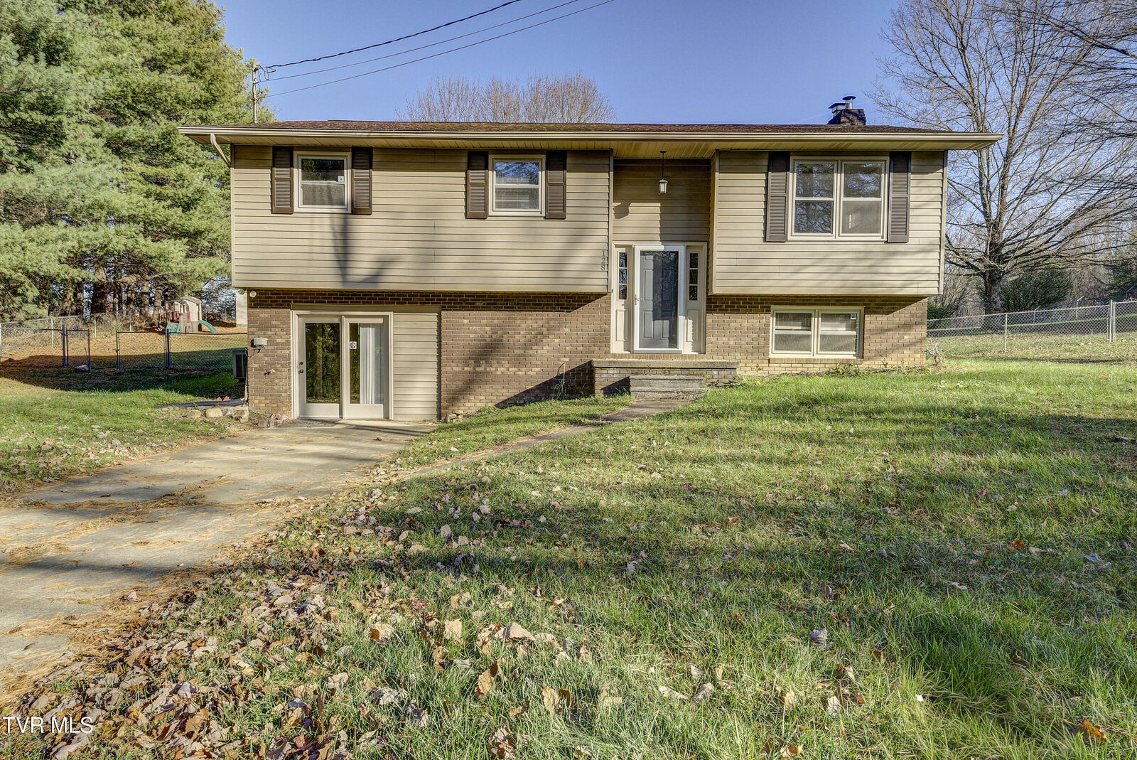 Property Photo:  128 Pierce Lane  TN 37604 