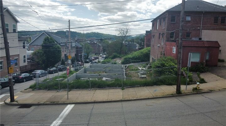 Property Photo: 4 Alpine Ave PA 15212