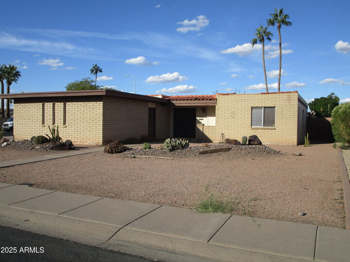 Property Photo:  504 E Fremont Drive E  AZ 85282 