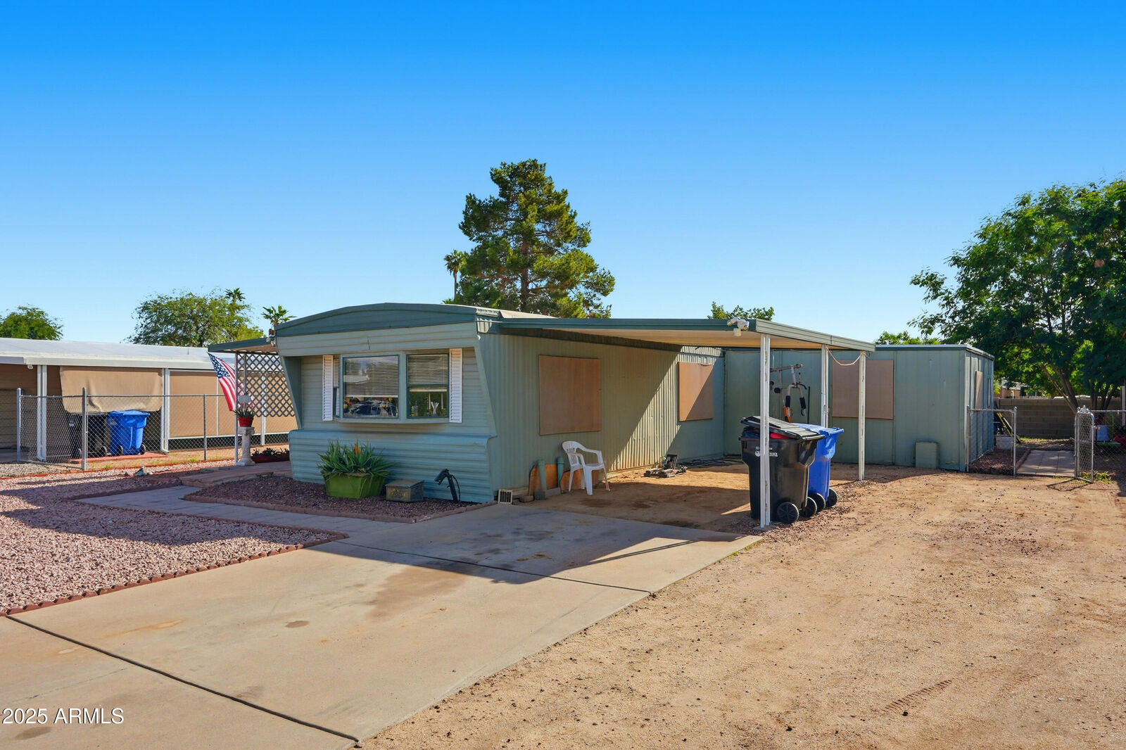 Property Photo:  233 E Villa Rita Drive  AZ 85022 