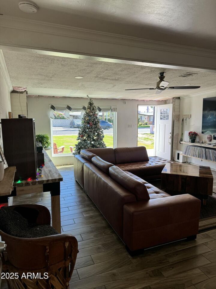 Property Photo:  680 N Delaware Street  AZ 85225 