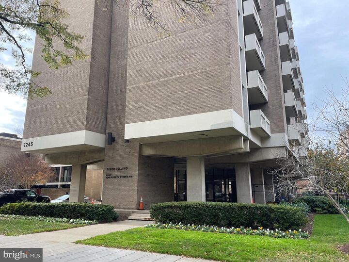 1245 4th Street SW E108  Washington DC 20024 photo