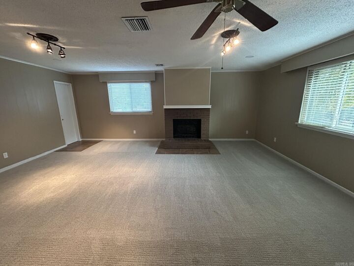 Property Photo: 7104 Briarwood Drive AR 72205