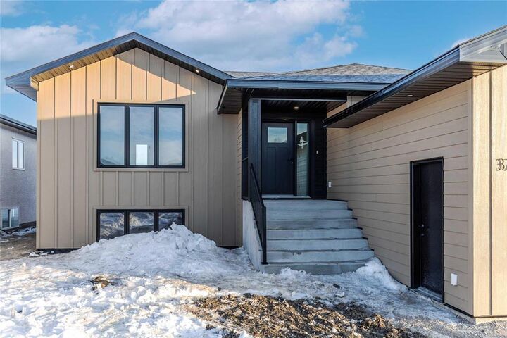 Property Photo: 37 Parkside Crescent MB R5G 2X3