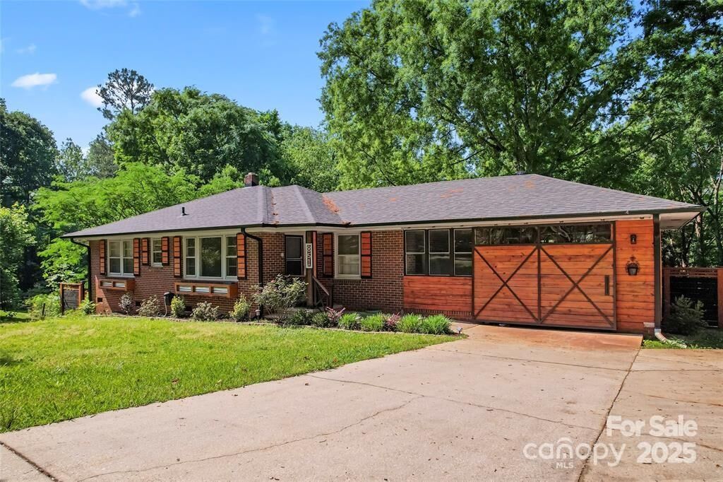 Property Photo: 851 Gist Road SC 29732