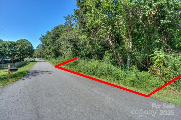 Property Photo:  6968 Navajo Trail  NC 28673 