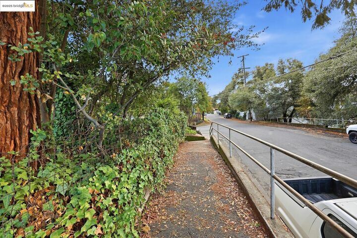 Property Photo: 369 Barretta St CA 95370