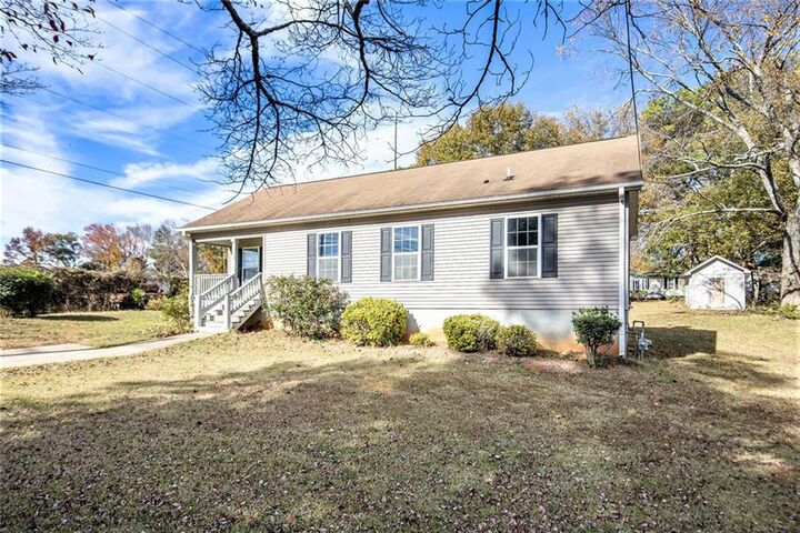 Property Photo: 160 Roberts Street GA 30213