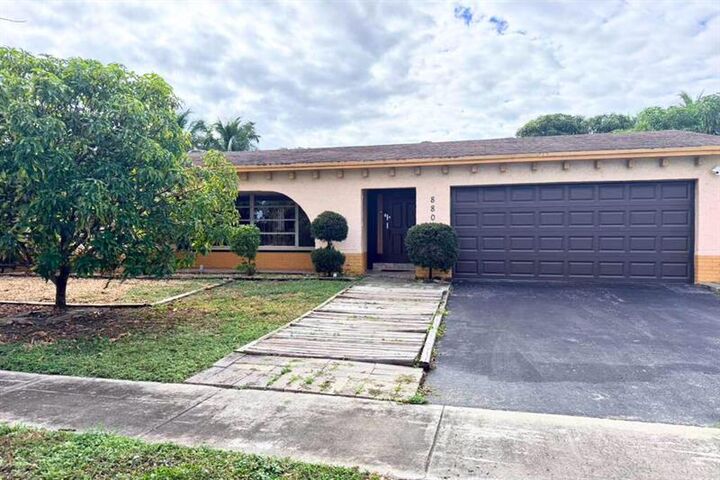 8800 NW 3 St  Pembroke Pines FL 33024 photo