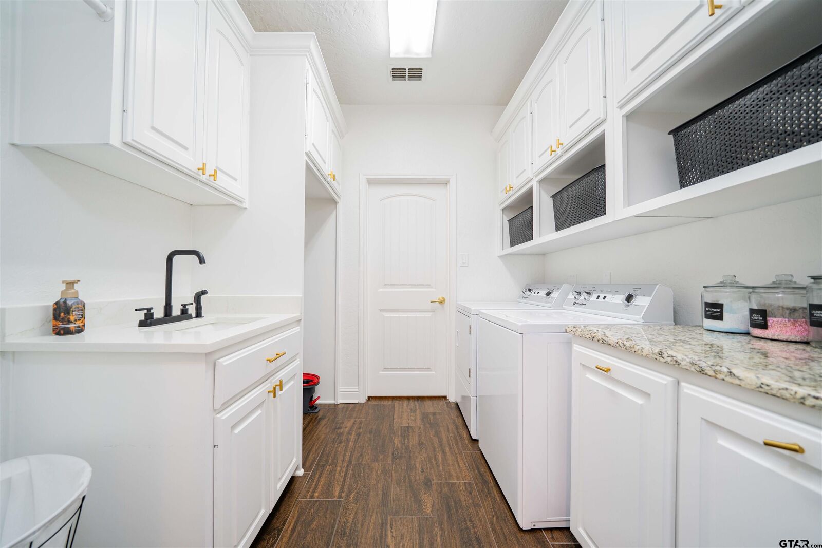 Property Photo: 131 Osage Ln TX 75645