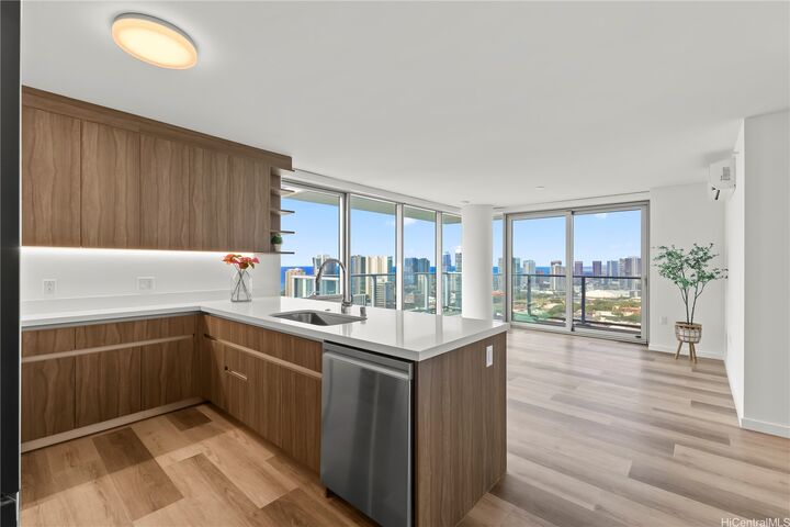 Property Photo: 1515 Liona Street 3700 HI 96814