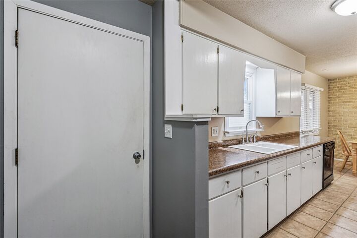 Property Photo:  302 NW Arlan Drive  IA 50023 