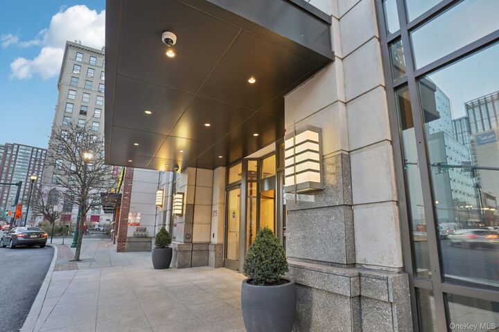 Property Photo:  175 Huguenot Street 2403  NY 10801 